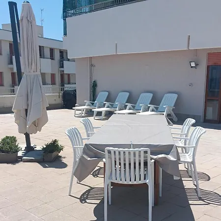 Apartment Attico Fronte Mare Terrazza Panoramica Bbq E Aria Condizionata