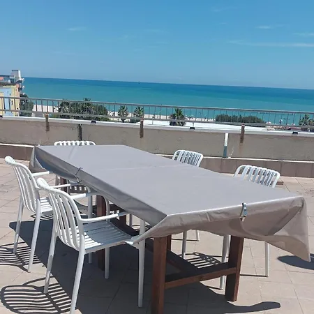 Attico Fronte Mare Terrazza Panoramica Bbq E Aria Condizionata * Lido di Fermo