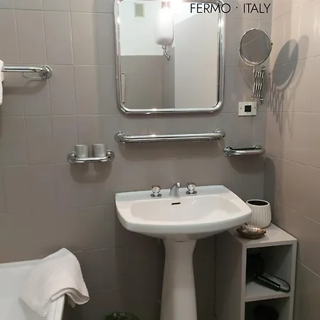 Apartment Attico Fronte Mare Terrazza Panoramica Bbq E Aria Condizionata *