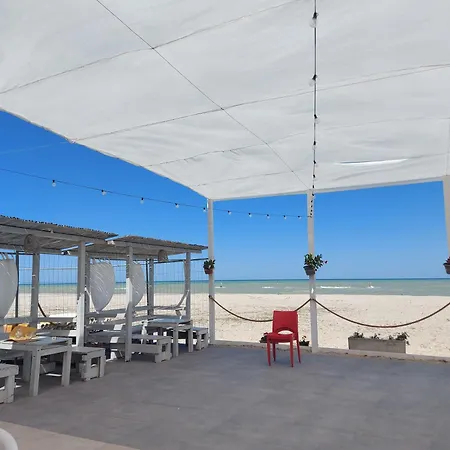 公寓 Attico Fronte Mare Terrazza Panoramica Bbq E Aria Condizionata *